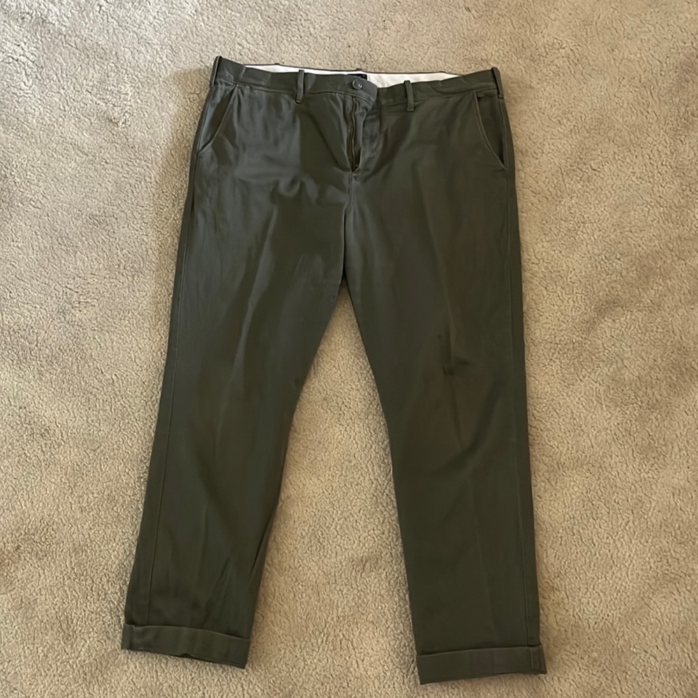 Mens J. Crew cropped pants. Size 38/32
